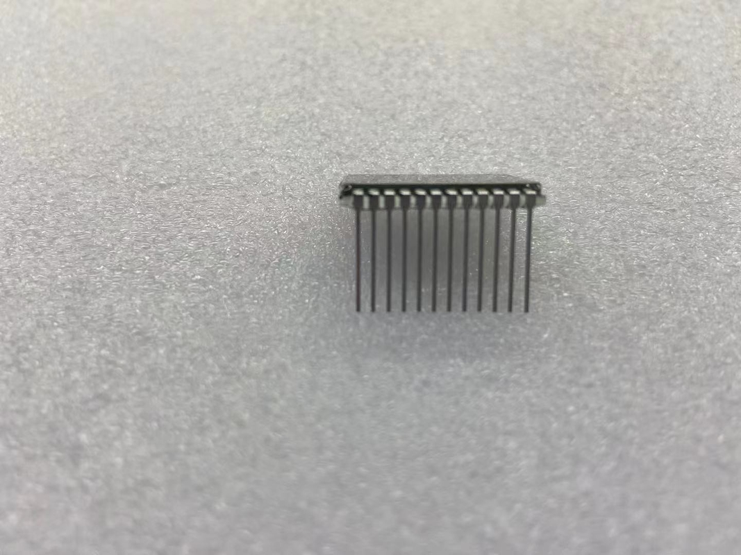 プラスの6Oクロック 18ピン燃料配給機 マルチメディア再生のためのHTN液晶ディスプレイ
